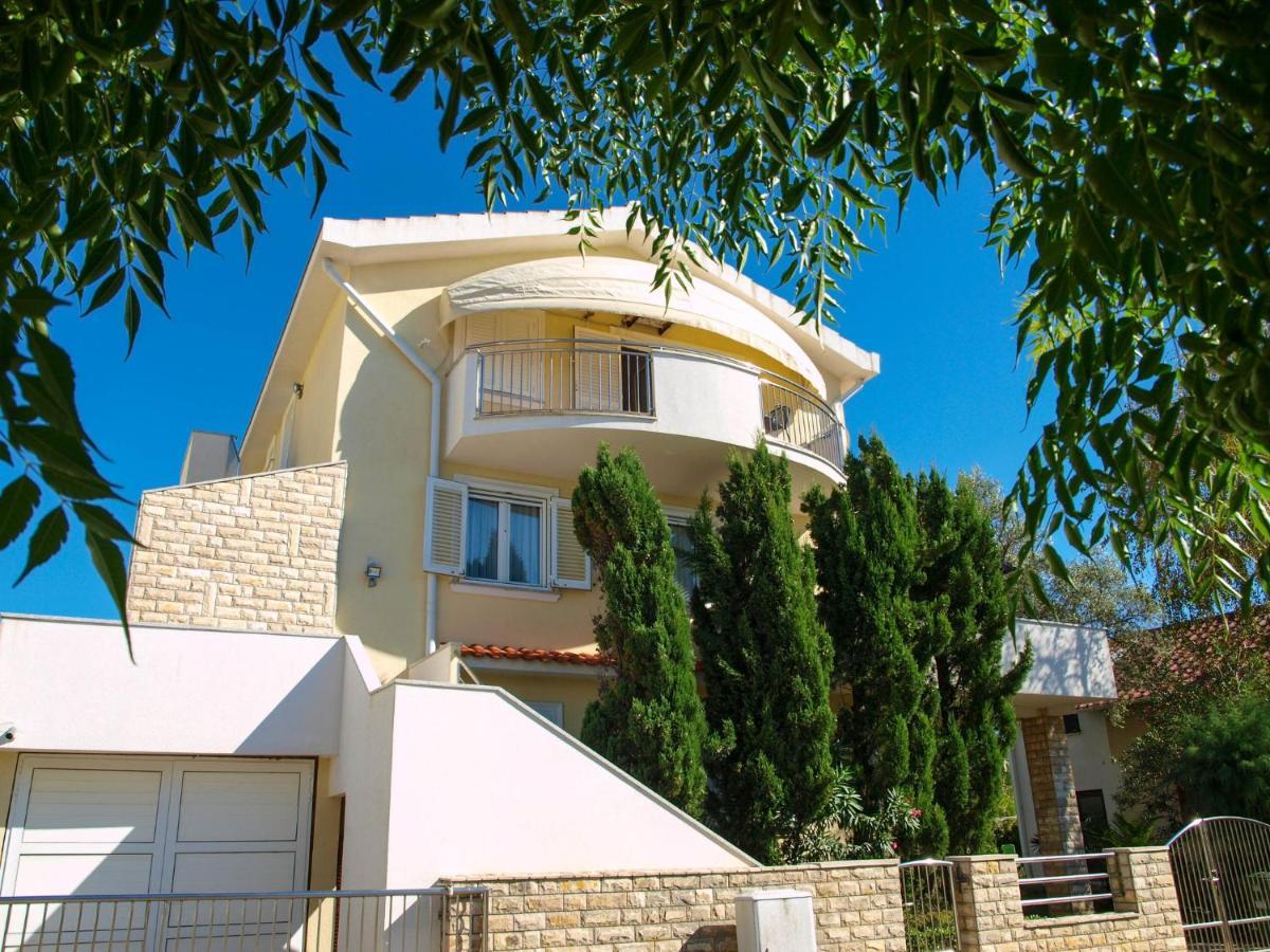 Kristi Apartment Complex Near The Sandy Beach - By Ta Leut Agency Privlaka  Exterior photo